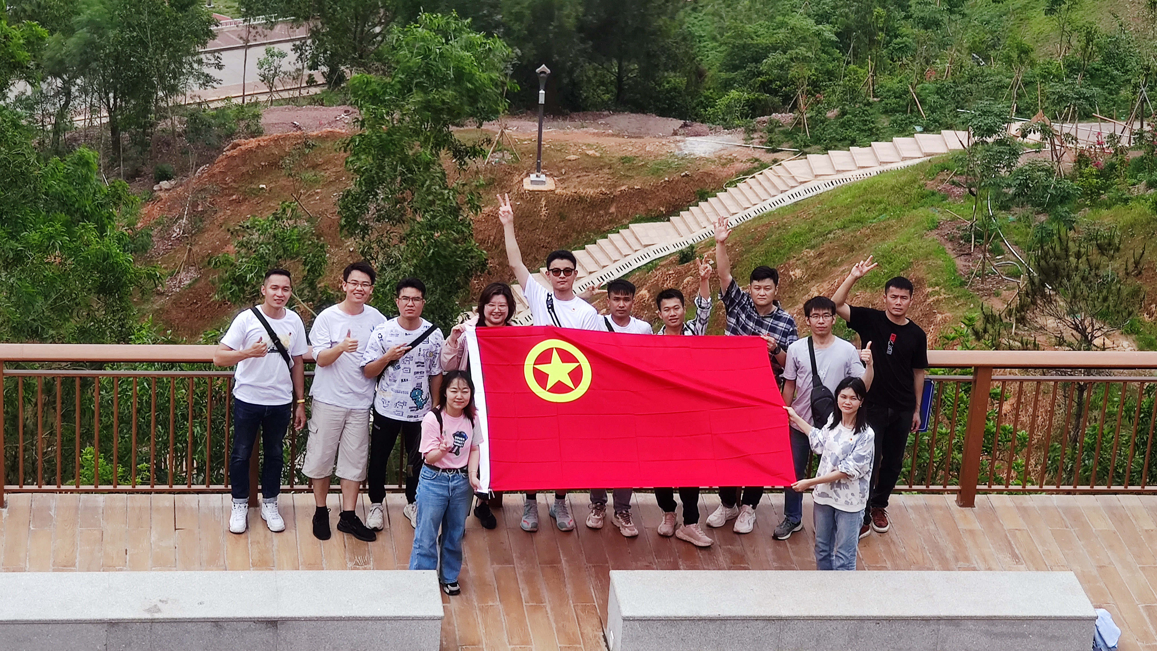 不負青春 強國有我 ——冠豪高新團委舉行“唱響青春、活力宣言”團建活動2_副本_副本.jpg